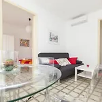 3 Bedroom Next To Plaza