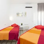 3 Bedroom Next To Plaza Appartement *