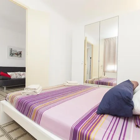 Apartment 3 Bedroom Next To Plaza
