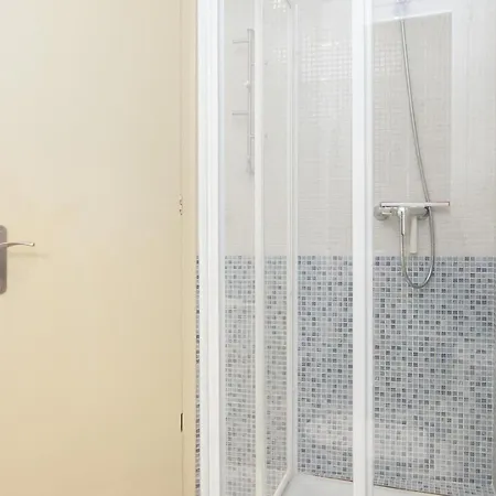 3 Bedroom Next To Plaza
