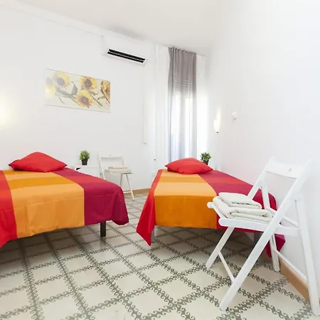 Apartment 3 Bedroom Next To Plaza Barcelona