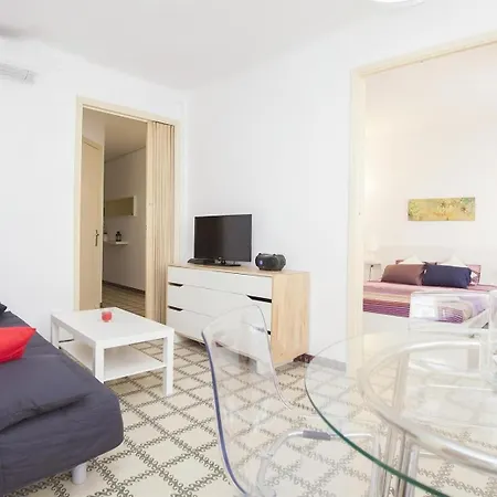 Appartement 3 Bedroom Next To Plaza