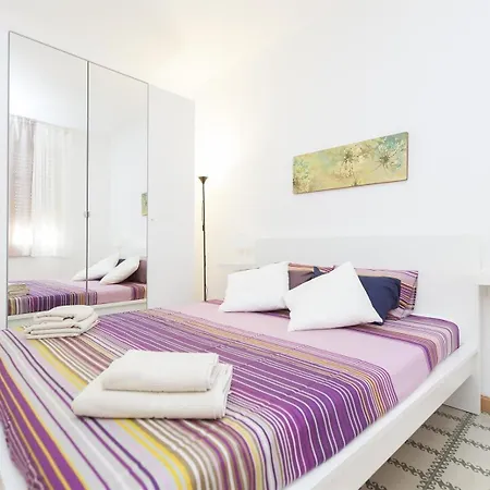 3 Bedroom Next To Plaza Appartement *
