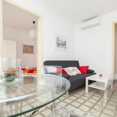 3 Bedroom Next To Plaza