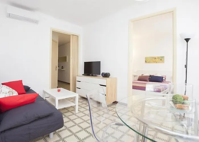 3 Bedroom Next To Plaza Lejlighed
